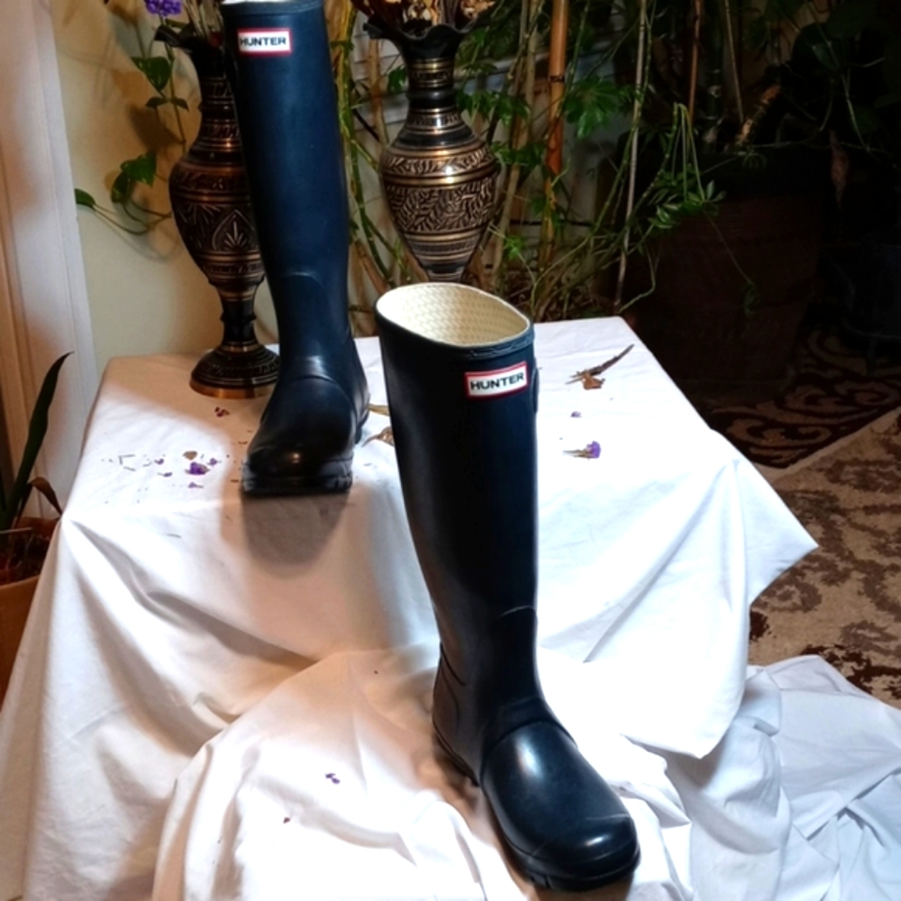 Hunter Boots in Navy